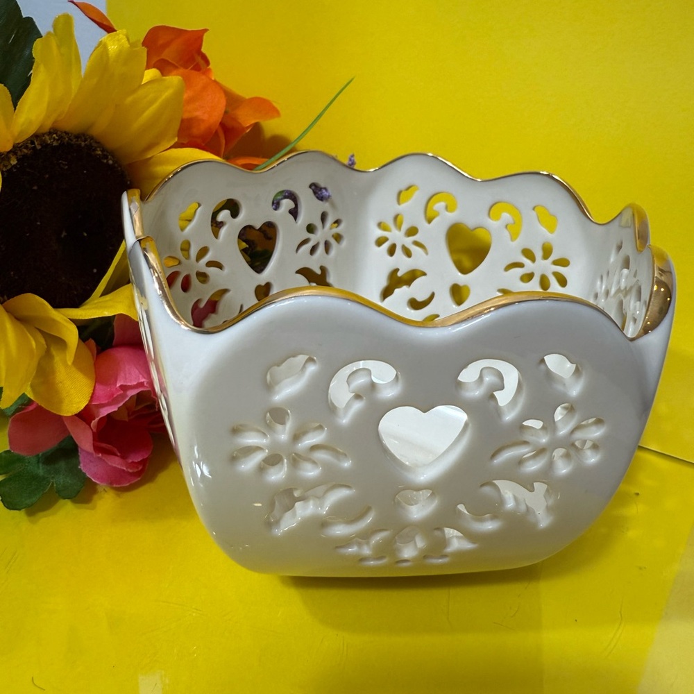 Lenox Gold and Cream Ceramic Bowl